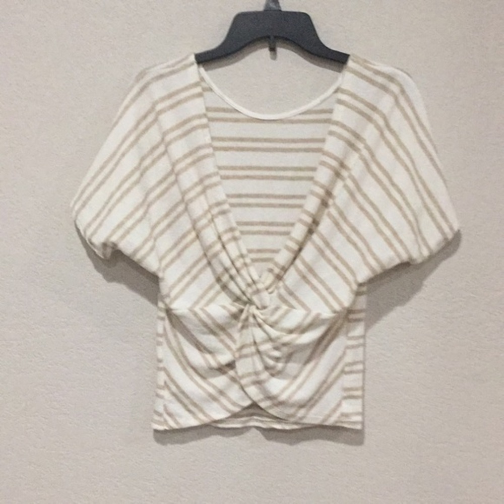 NWT altar’d state top​
